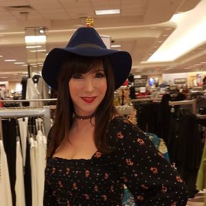 Meet your Posher, Donna